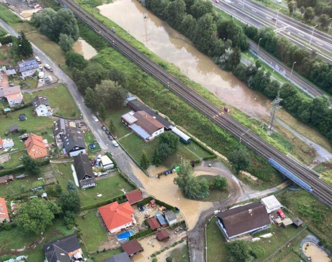 Unwetter im Raum Graz: Polizeihubschrauber im Einsatz ...