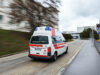 Rettung fährt ins Krankenhaus