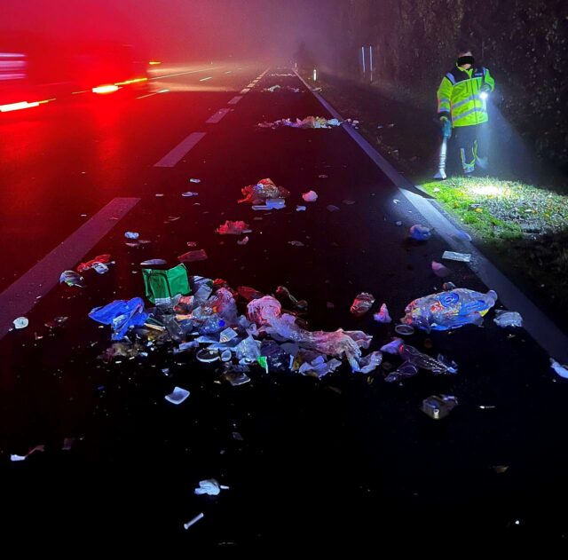 Müll auf der A9