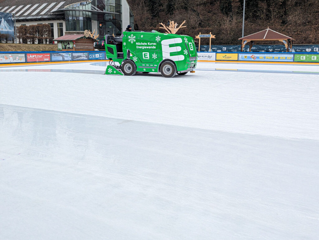 Eisbearbeitungsmaschine