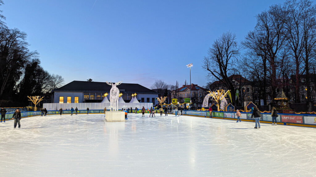 Nachteislaufen in der Grazer Winterwelt