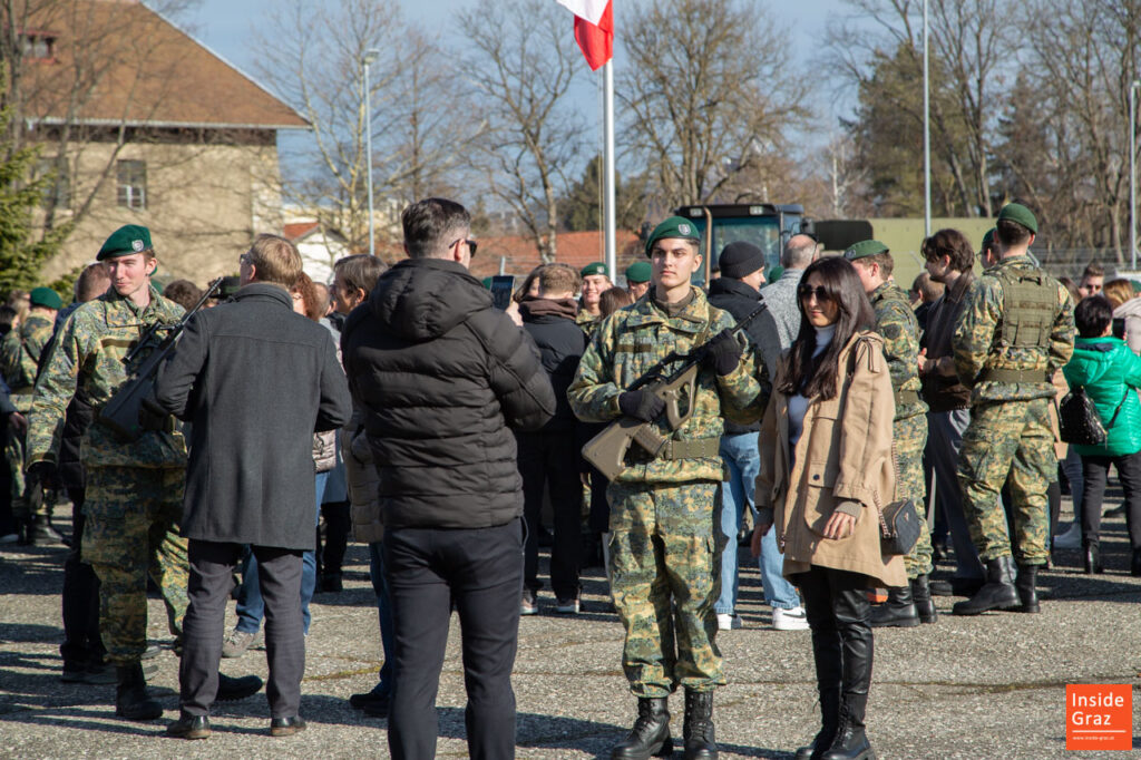 Familien bei der Angelobung